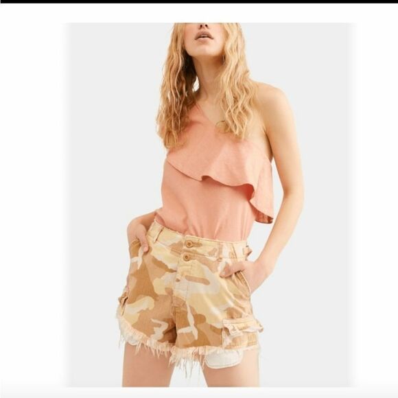 Free People Pants - Free People commander cutoff camo shorts sz 4